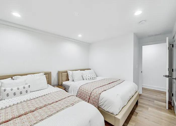 Apartment East Lincoln Park Gem Spacious 4 Br